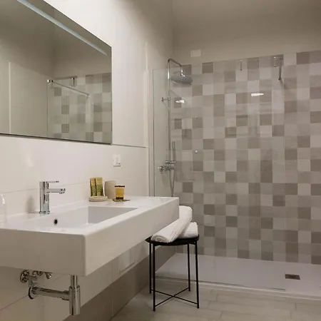 Costa Masciarelli - Affrescate A Due Passi Dal Duomo 3*