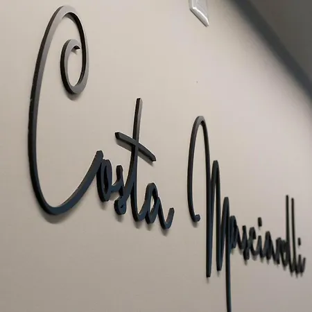 Bed & Breakfast Costa Masciarelli - Affrescate A Due Passi Dal Duomo 3*