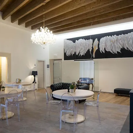 Costa Masciarelli - Affrescate A Due Passi Dal Duomo 4*