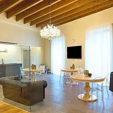 Costa Masciarelli - Affrescate A Due Passi Dal Duomo Bed and Breakfast