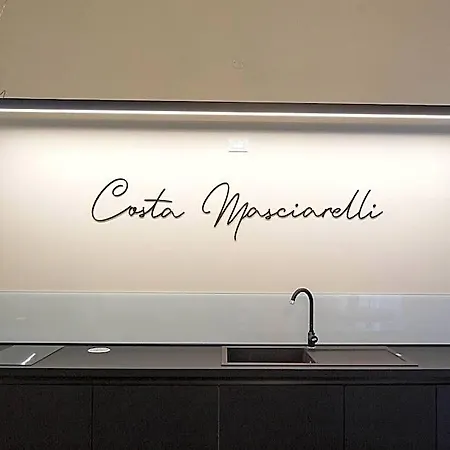 Costa Masciarelli - Affrescate A Due Passi Dal Duomo Λ' Άκουιλα