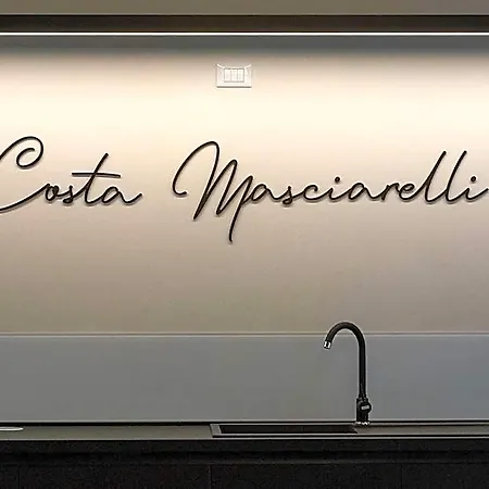 Bed and Breakfast Costa Masciarelli - Affrescate A Due Passi Dal Duomo 4*
