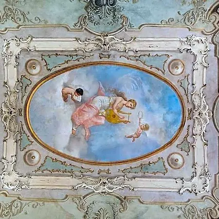Costa Masciarelli - Affrescate A Due Passi Dal Duomo Λ' Άκουιλα