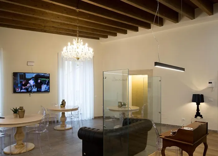 Costa Masciarelli - Affrescate A Due Passi Dal Duomo