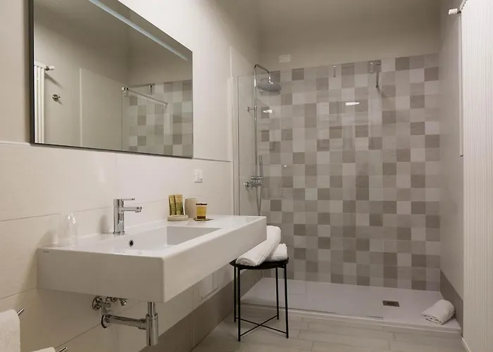 Costa Masciarelli - Affrescate A Due Passi Dal Duomo 3*