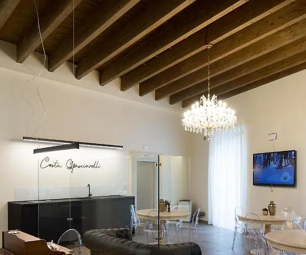 Costa Masciarelli - Affrescate A Due Passi Dal Duomo 3*