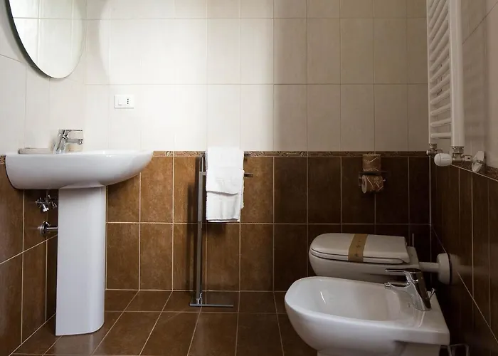 Costa Masciarelli - Affrescate A Due Passi Dal Duomo 3* LʼAquila