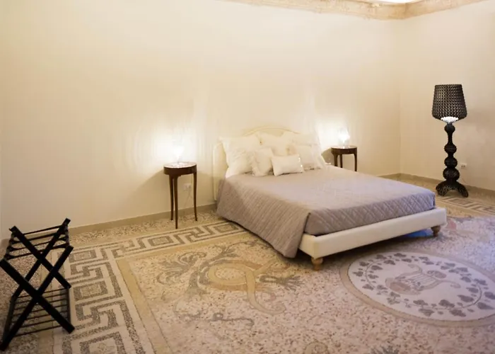 Bed & Breakfast Costa Masciarelli - Affrescate A Due Passi Dal Duomo 3*